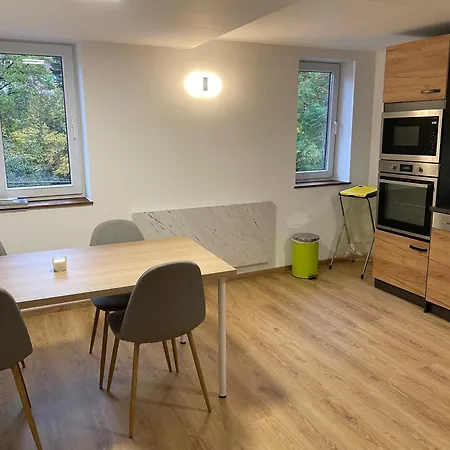 Kg Exklusives Zimmer, Wlan, Geteiltes Bad Und Kueche