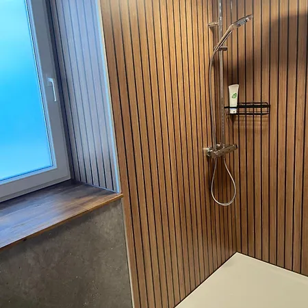 Exklusives Mit Geteiltem Bad Und Kueche Kg 公寓 *