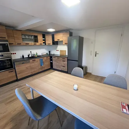 公寓 Exklusives Mit Geteiltem Bad Und Kueche Kg *