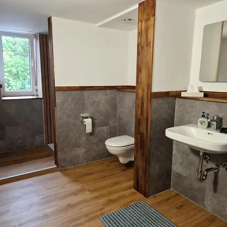 Exklusives Mit Geteiltem Bad Und Kueche Kg Stadtilm