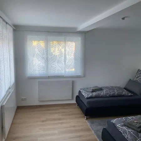 Exklusives Mit Geteiltem Bad Und Kueche Kg