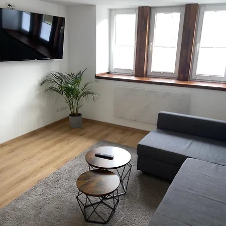 Kg Exklusives Zimmer, Wlan, Geteiltes Bad Und Kueche