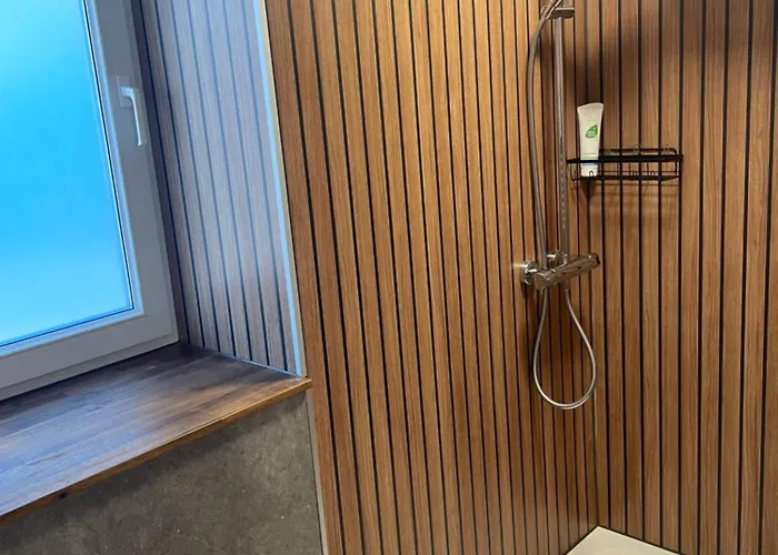 Exklusives Mit Geteiltem Bad Und Küche Kg Apartamento *