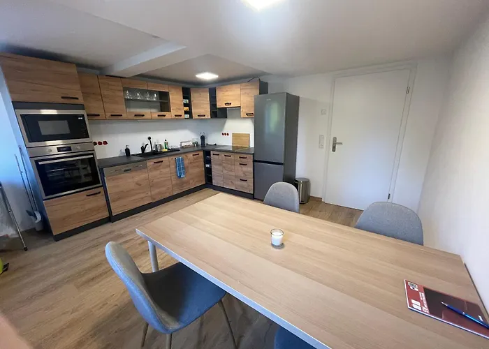 Apartamento Exklusives Mit Geteiltem Bad Und Küche Kg *