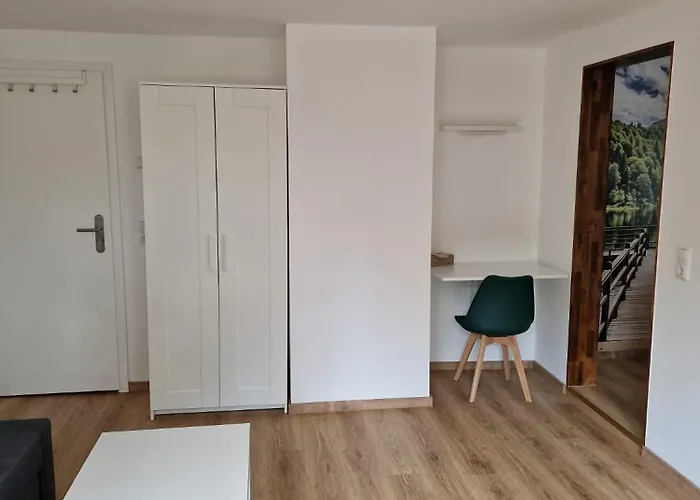 Exklusives Mit Geteiltem Bad Und Küche Kg * Stadtilm