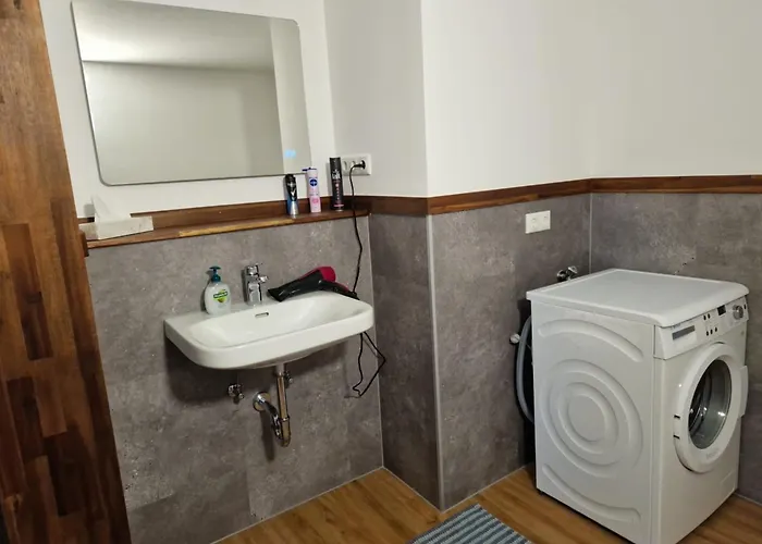 Exklusives Mit Geteiltem Bad Und Küche Kg Apartamento